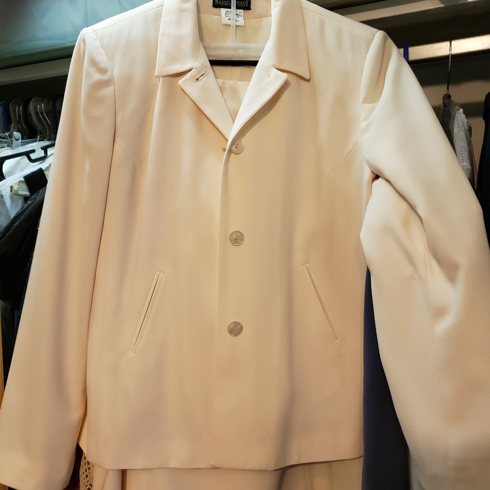 MAKE OFFERHarve Benard off white suit,Jacket/skirt